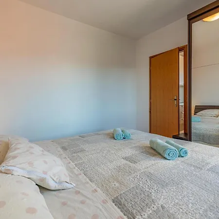 1 Bedroom Amazing In * Pakoštane
