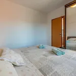 1 Bedroom Cozy In * Pakostane