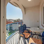 1 Bedroom Cozy In
