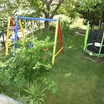 1 Bedroom Cozy In Apartment Pakostane