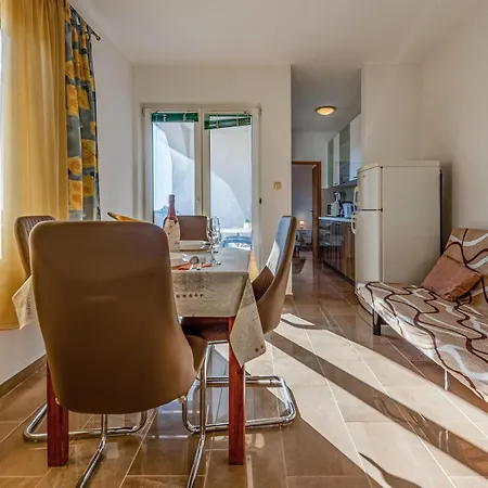 1 Bedroom Cozy In *