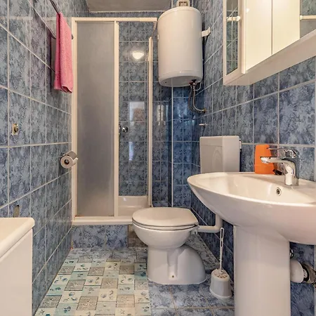 1 Bedroom Cozy In * Pakoštane