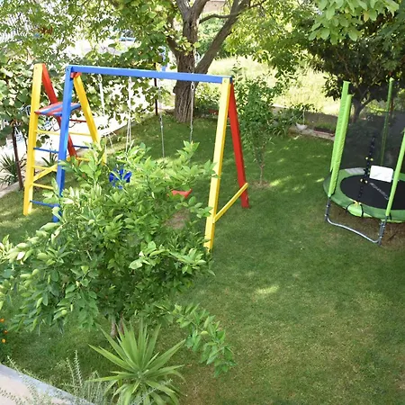 1 Bedroom Amazing In Apartment Pakostane