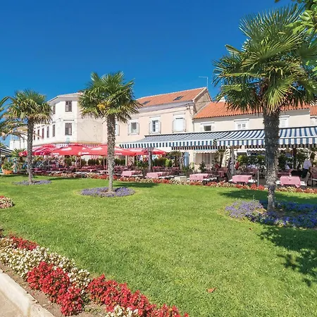 1 Bedroom Amazing In * Pakoštane