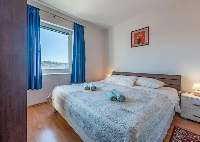 1 Bedroom Cozy In