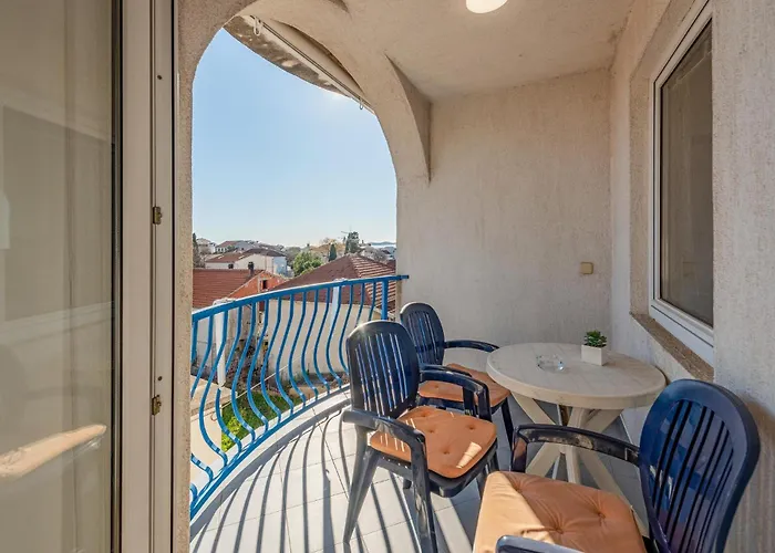 1 Bedroom Cozy In