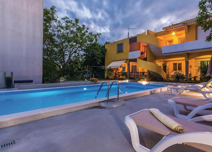 1 Bedroom Cozy In Pakostane