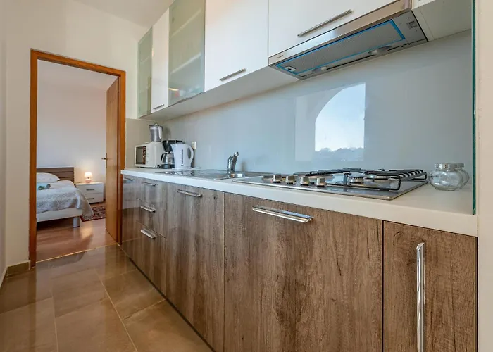 1 Bedroom Cozy In * Pakoštane